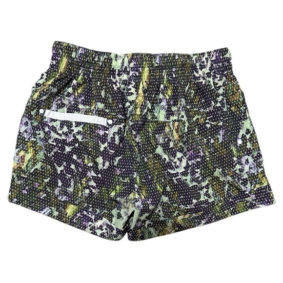 Lululemon Spring Break Away Mid Rise Short 3” in Floral Sport White Multi Sz 4 - Picture 9 of 11